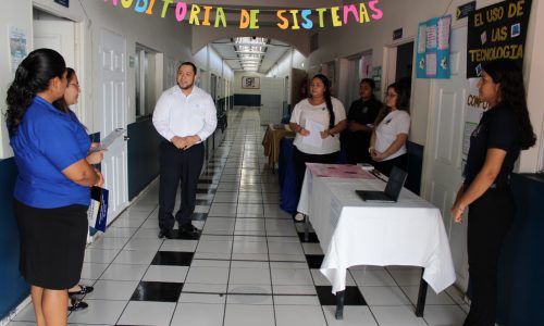 Feria denomina: “Seguridad externa e interna en los diferentes dispositivos electrónicos: controles de auditoria a los que se someten, para garantizar la seguridad digital».