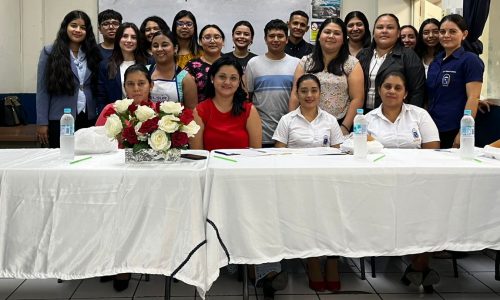 La Licda. Norma Lisseth Lazo Hernández desarrollo la actividad “Todo parecía promesa” (Dramatización) .