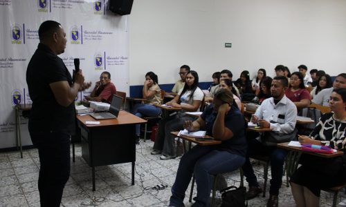Los estudiantes conocieron cómo las ideas políticas han influido en el liderazgo, la participación ciudadana y la organización del Estado, siendo fundamentales para comprender la política actual y el compromiso ciudadano.