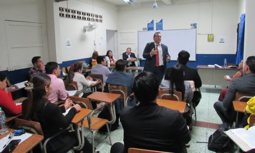 La Universidad Panamericana desarrolló la ponencia impartida por René Abelardo Molina Osorio, con el tema “El Rol del Abogado Litigante en el Proceso de Familia en un Divorcio por Vida Intolerable”.